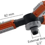 Aspersor rociador de jardín 360°, con hilo externo de 1/2" y medidas 82x55 mm.