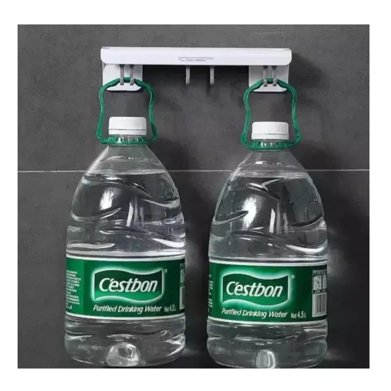 Soporte para cuchillos colgando dos botellas de agua C'estbon de 4.5L.