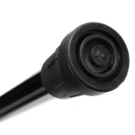 Bastón plegable portable con base de goma antideslizante negra y tubo metálico brillante.