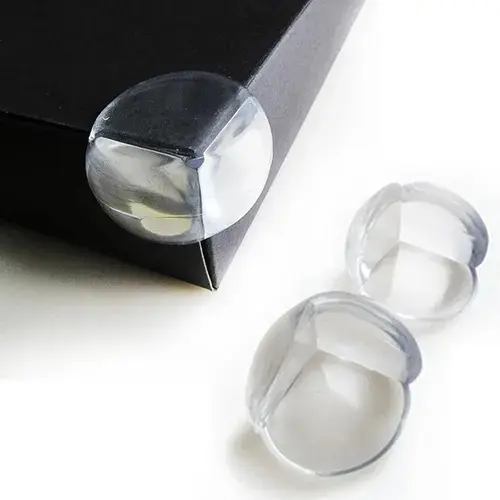 Esquineros de silicona transparentes protegen las esquinas de mesas y muebles para bebés y niños.