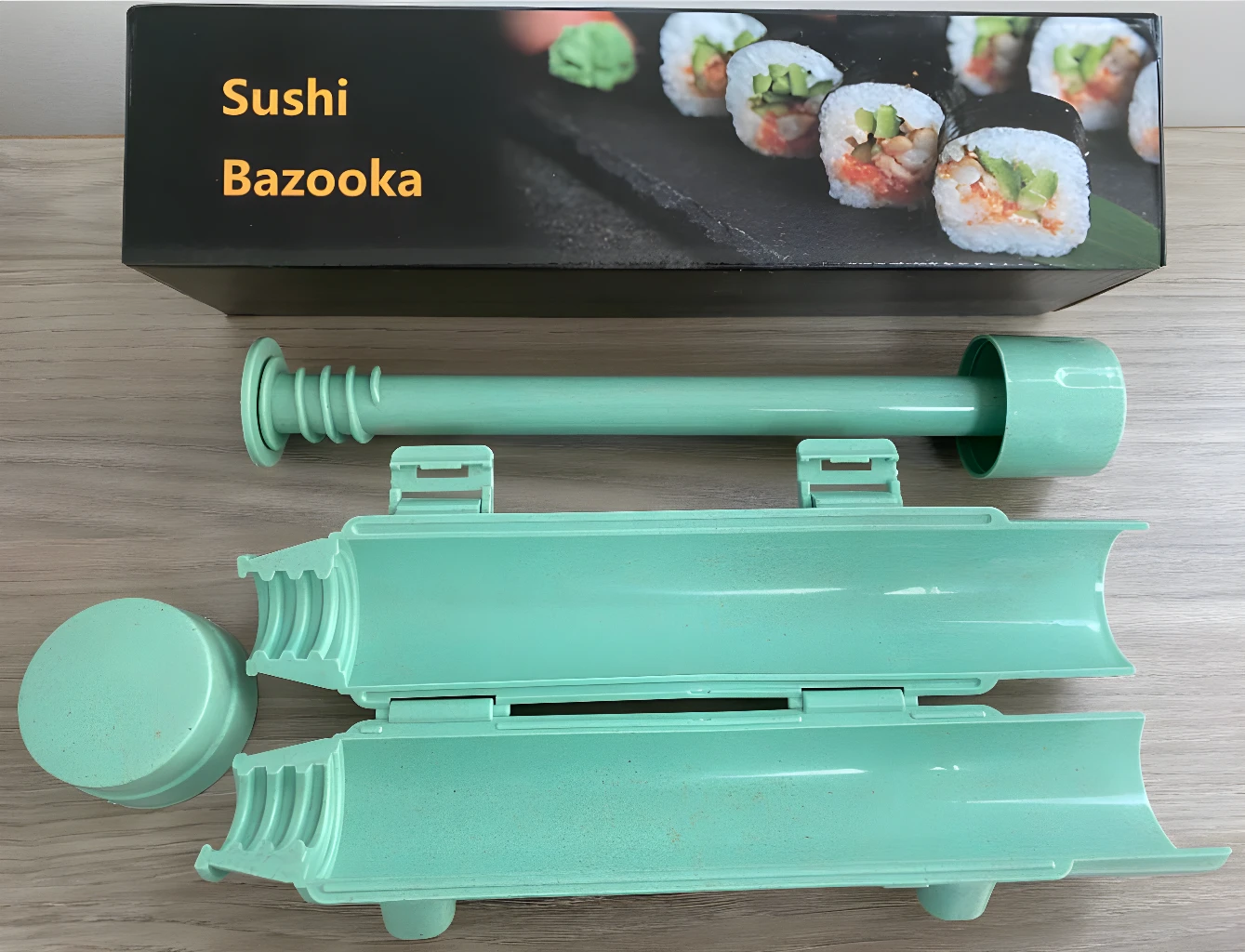 Set x2 máquina para hacer sushi: molde para enrollar, empujador y tapa.