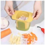 Picador de papa y verduras con cebolla, zanahoria y chile rojo.