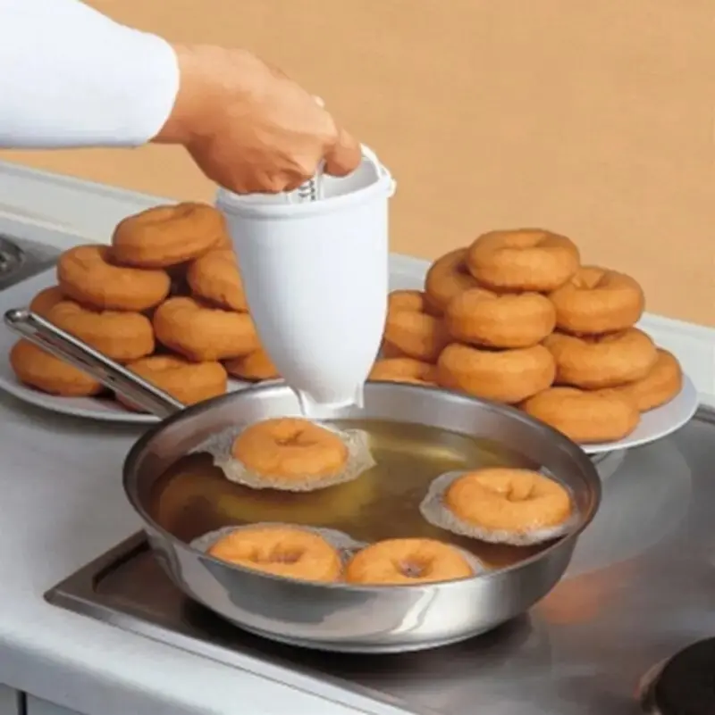 Set x2 Molde Donas: Haz donas caseras fácilmente con este molde y fríelas en sartén.