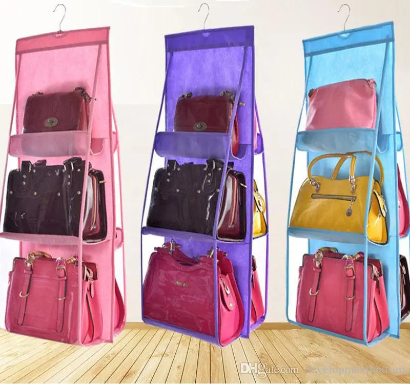 Colgador de bolsos en tres colores: rosa, morado y azul, con múltiples compartimentos para organizar carteras.