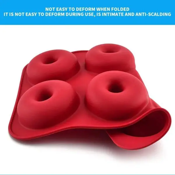 Molde de silicona rojo para 3 mini donas, flexible y antiadherente.