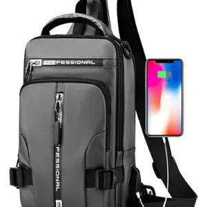 Pechera bolso multiusos gris con puerto de carga y pantalla de móvil.