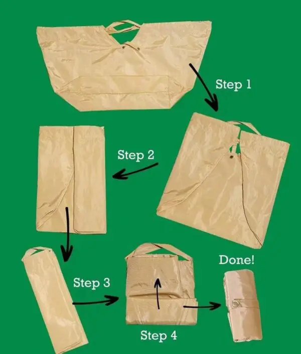 Bolso Origami beige plegado en cuatro pasos, mostrando cómo se reduce su tamaño para guardarlo.