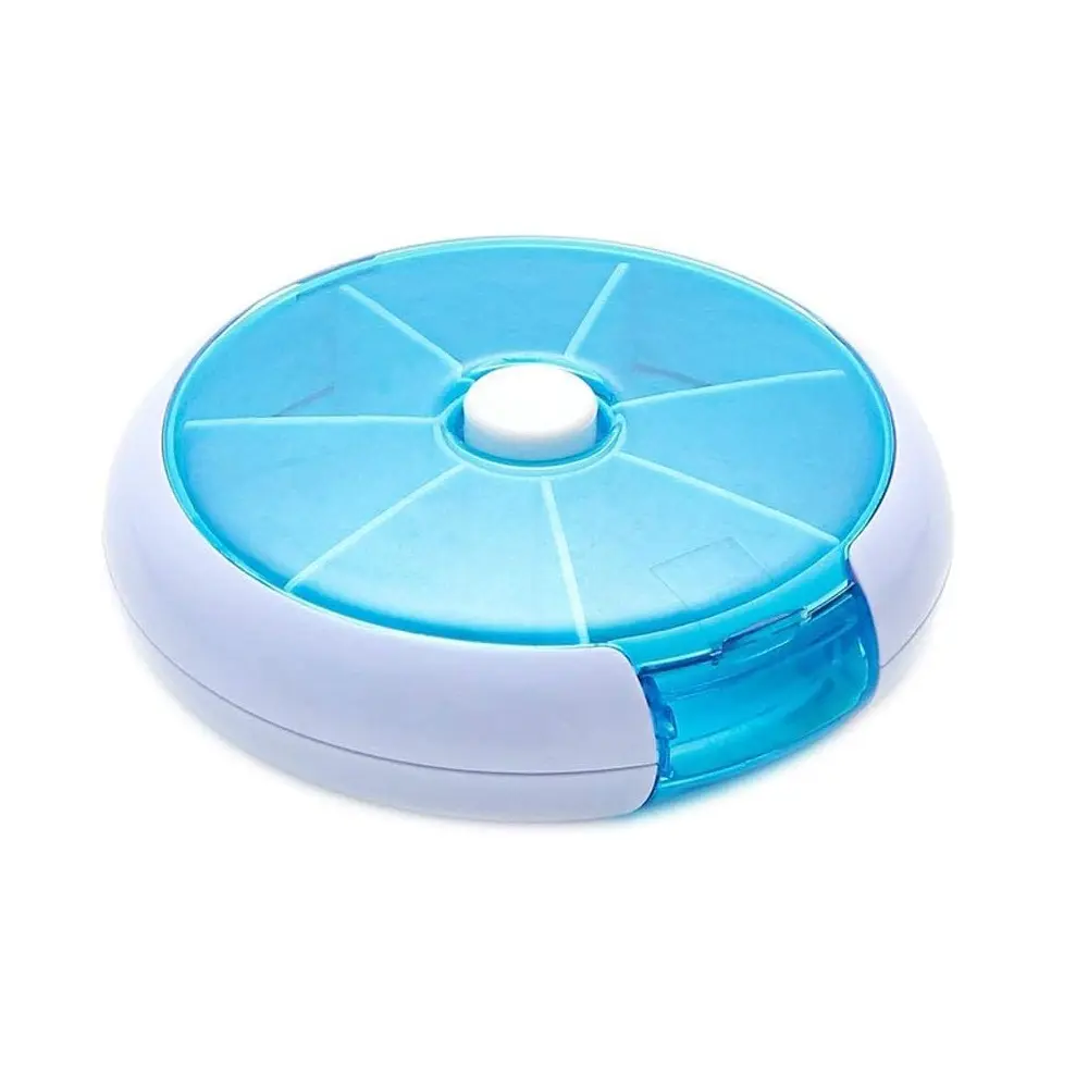 Pastillero semanal giratorio azul y blanco con compartimentos para organizar medicamentos.