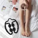 Rodillo masajeador con dos rodillos texturizados, ideal para aliviar la tensión muscular en piernas y pies.