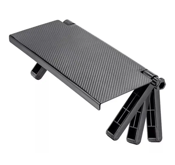 Estante ajustable plegable con superficie texturizada de carbono, patas de soporte articuladas.