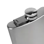 Licorera de acero inoxidable de 5 oz con tapa segura y diseño brillante, perfecta para llevar.