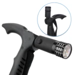 Bastón de trekking ajustable con linterna LED integrado en el mango para senderismo.