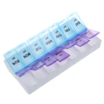 Pastillero semanal x2, con compartimentos para día y noche, muestra todos los días de la semana.