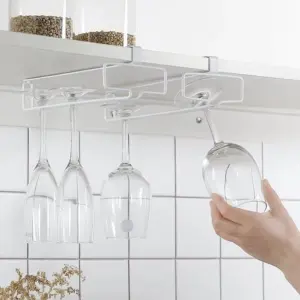 Set x2 organizador de copas para colgar bajo gabinetes, ideal para bodegas y cocinas.