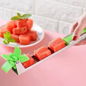 Cortador de frutas para sandía en cubos, con diseño innovador y fácil de usar.