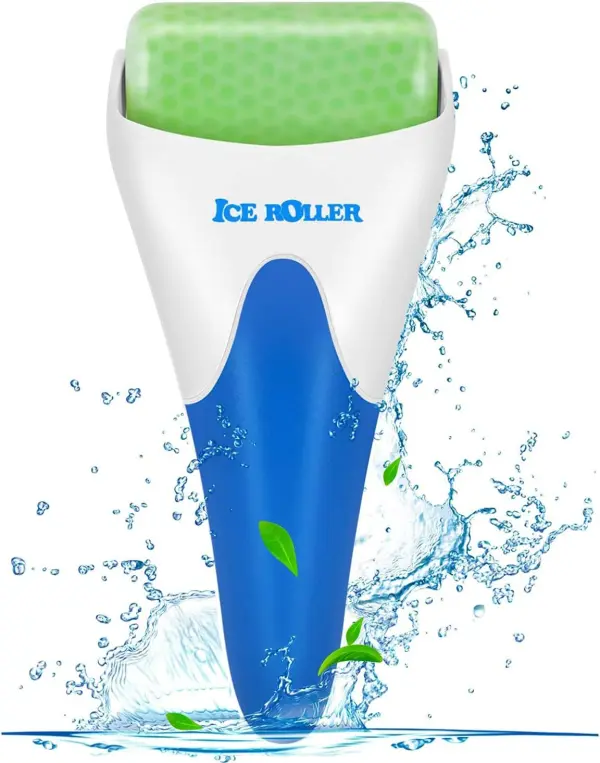 Rodillo de crioterapia para rostro con gel verde, ideal para masajes fríos y revitalizantes.