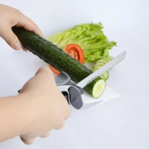 Tijera cuchillo picador corta pepino, tomate y lechuga fácilmente.