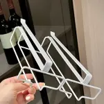 Set x2 organizador de copas blanco para colgar bajo gabinetes, diseño moderno.