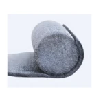 Tira de sellado inferior de puerta enrollada, color gris, con textura granulada visible.