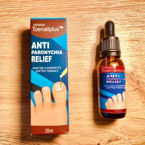Set x2 Toenail Plus para hongos en uñas: frascos con gotero y caja con de pies en madera.