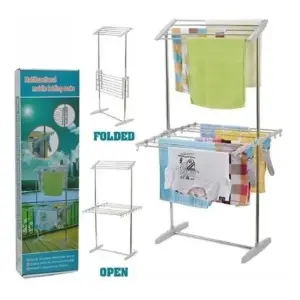 Tendedero plegable multifuncional abierto, con ropa colgada y dos tendederos plegados.