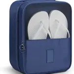 Bolso de viaje azul para zapatos con malla visible y compartimento frontal.