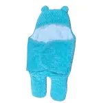 Cobertor de bebé azul con forma de osito, suave y con capota, ideal para el descanso.