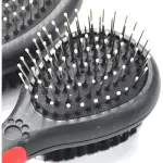 Cepillo para mascotas doble cara con cerdas metálicas y suaves, ideal para perros y gatos.