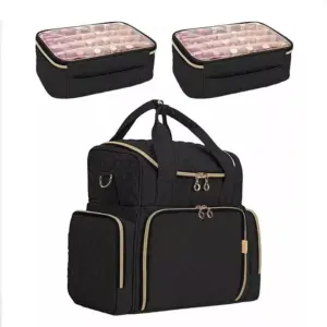 Bolso organizador de accesorios para uñas negro, con múltiples compartimentos y diseño acolchado.