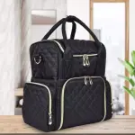 Bolso organizador de uñas negro acolchado con múltiples compartimentos y cremalleras doradas.