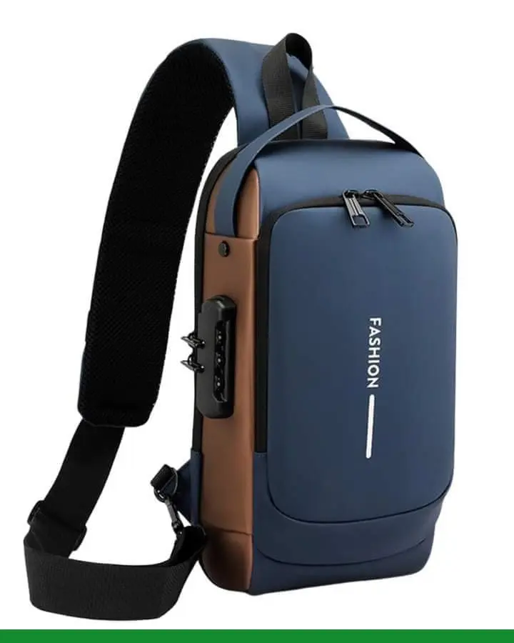Bolso canguro antirrobo para hombre, diseño moderno con candado y correa ajustable.