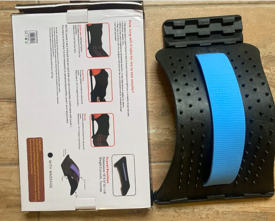 Masajeador de espalda y lumbar con diseño ergonómico para alivio del dolor y estiramientos.