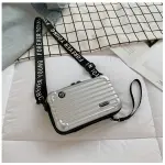 Mini bolso plateado tipo maleta con correa negra estampada "FOREVER YOUNG".