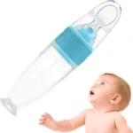 Cuchara biberón azul para papillas, ideal para alimentar a tu bebé con facilidad.
