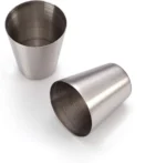 Set licorera Whiskera 8Oz con 2 copas y embudo, acero inoxidable.