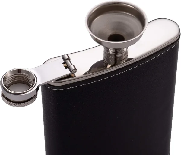Set licorera 8oz negra con 2 copas y embudo, ideal para whisky.