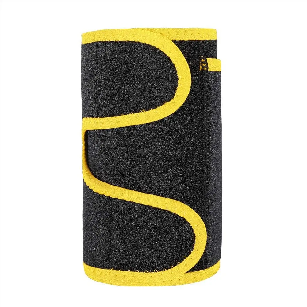 Faja de brazo de neopreno negro con borde amarillo, para ejercicios y entrenamiento.