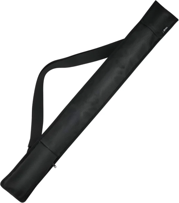 Estuche negro para taco de billar en lona con correa para llevar al hombro, texto "cosmos" visible.