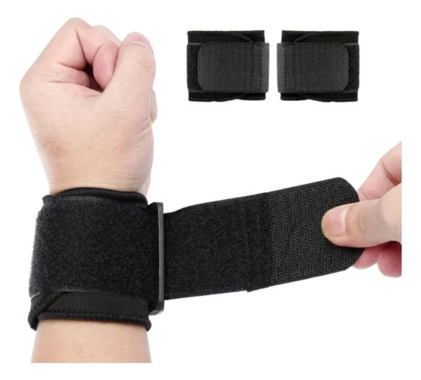 Muñequeras ortopédicas negras ajustables en velcro para soporte de muñeca en gimnasio o deporte.