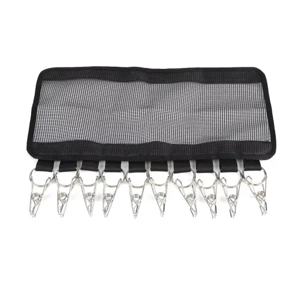 Organizador de gorras con 10 ganchos plateados y malla negra, ideal para colgar en closet.