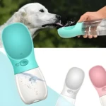 Bebedero portátil para mascotas, ideal para viajes y paseos, con dispensador de agua para perros y gatos.