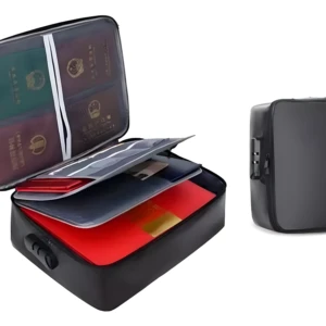 Bolso portapapeles negro con documentos y pasaportes, ideal para organizar y transportar.