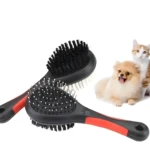 Cepillo doble cara para mascotas: suave y resistente, ideal para perros y gatos.