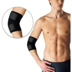 Codera ortopédica deportiva ajustable para el codo, diseñada para soporte y compresión.