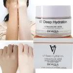 Crema Aclarante V7 Bioaqua Deep Hydration para manos y brazos de piel clara.
