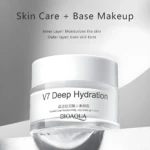Crema V7 Deep Hydration de Bioaqua, aclara e hidrata la piel, ideal como base de maquillaje.