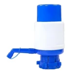 Bomba dispensadora manual de agua para botellón, color azul y blanco, con boquilla.