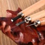 Set de 6 gubias para tallar madera, jabón y cerámica con mangos de madera.