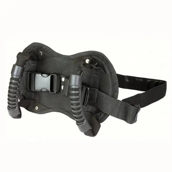 Sujetador para motocicleta con agarraderas y hebilla de seguridad negra.