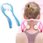 Masajeador cervical manual azul con rodillos para aliviar el dolor de cuello.
